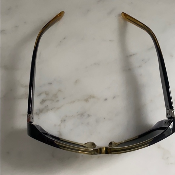 Burberry sunglasses made in 🇮🇹 - Picture 6 of 7